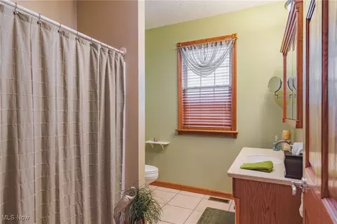 100 37th St # B, Vienna, WV 26105 photo 25