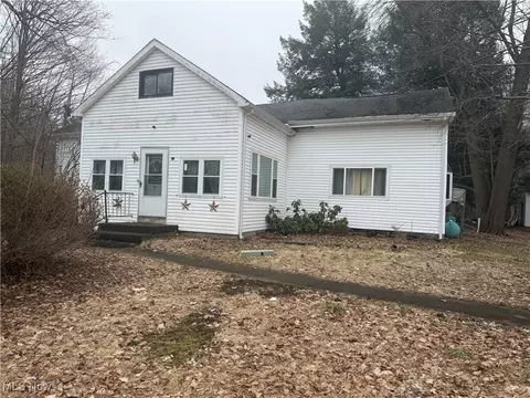 4838 E Maple Rd, Geneva, OH 44041