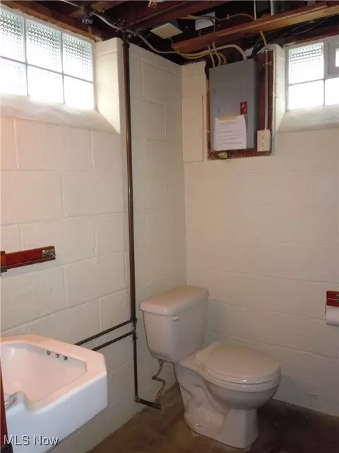 Bath - 336 E 271st St, Euclid, OH 44132 photo 4 of 4