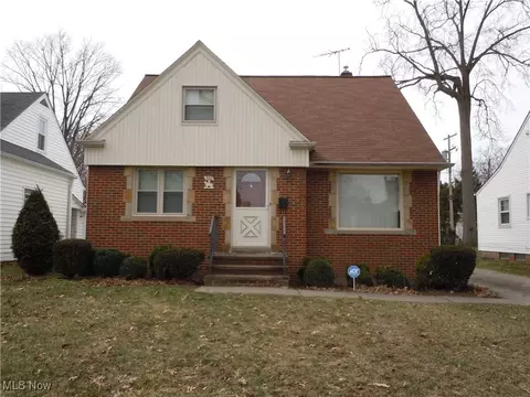 Exterior - 336 E 271st St, Euclid, OH 44132 photo 5 of 6