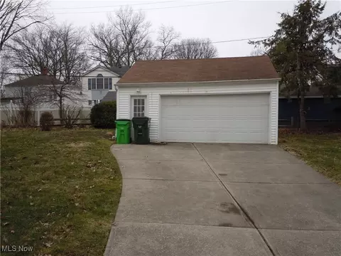 Exterior - 336 E 271st St, Euclid, OH 44132 photo 2 of 6
