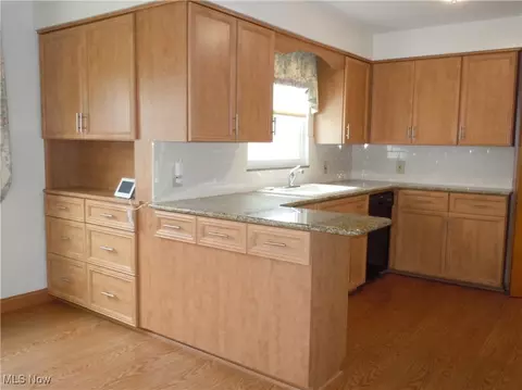 Kitchen - 336 E 271st St, Euclid, OH 44132 photo 1 of 2