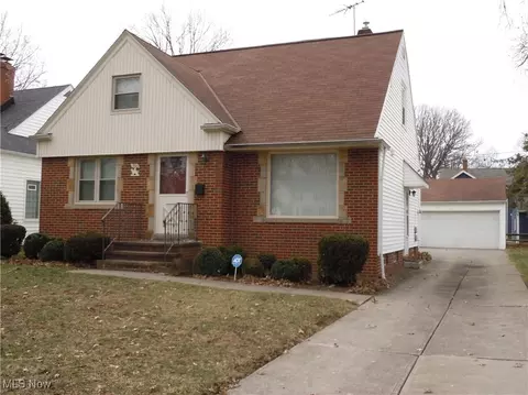 336 E 271st St, Euclid, OH 44132