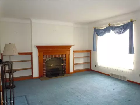 Living - 336 E 271st St, Euclid, OH 44132 photo 1 of 2