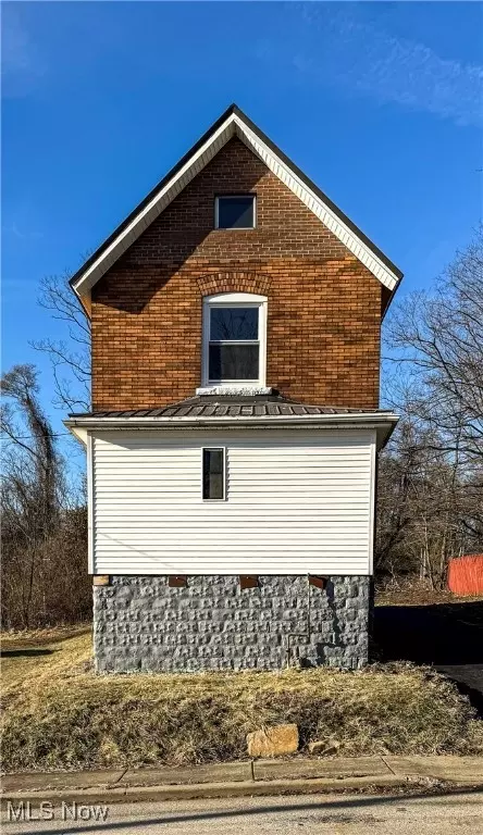 112 Robinson Rd, Campbell, OH 44405