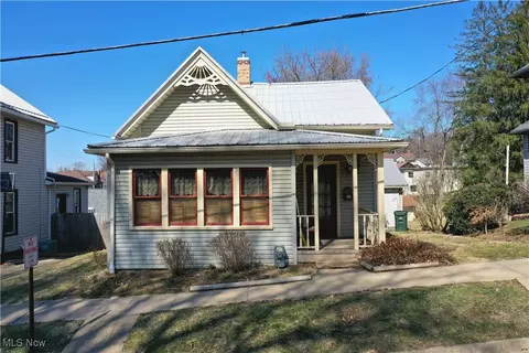 326 E Adams St, Millersburg, OH 44654