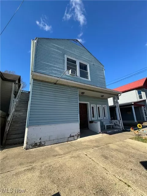 213 High St, Senecaville, OH 43780