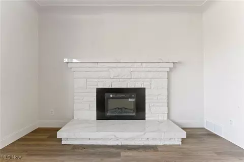 Living - 496 W Harvey St, Struthers, OH 44471 photo 3 of 7