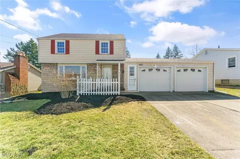 496 W Harvey St, Struthers, OH 44471