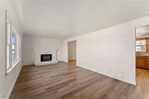 Living - 496 W Harvey St, Struthers, OH 44471 photo 1 of 7