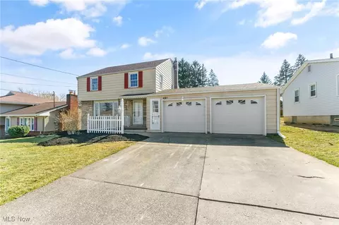 Exterior - 496 W Harvey St, Struthers, OH 44471 photo 5 of 6