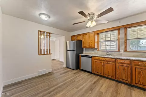 Kitchen - 496 W Harvey St, Struthers, OH 44471 photo 2 of 4
