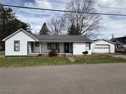 1006 Canal St, Dresden, OH 43821