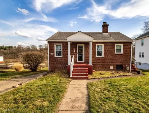 144 Rosslyn Blvd, Steubenville, OH 43952