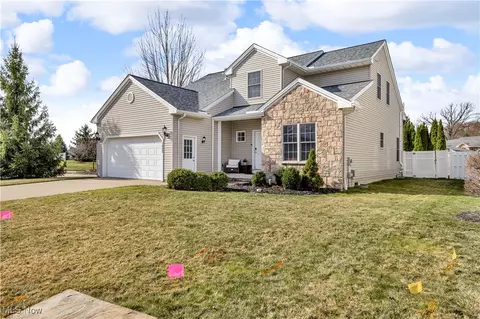1422 Brooks Dr, Willoughby, OH 44094
