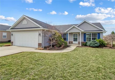 3025 Jacks Fairway, Nashport, OH 43830