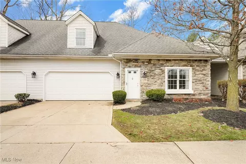 508 Fiddlers Creek Dr, Painesville, OH 44077