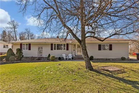 7760 York Rd, Parma, OH 44130