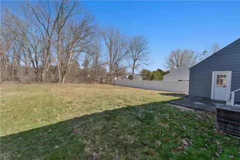 Exterior - 266 Forest Park Dr, Boardman, OH 44512 photo 9 of 11