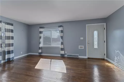 Living - 266 Forest Park Dr, Boardman, OH 44512 photo 1 of 4