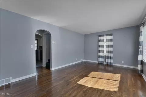 Living - 266 Forest Park Dr, Boardman, OH 44512 photo 4 of 4