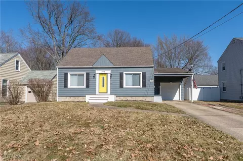Exterior - 266 Forest Park Dr, Boardman, OH 44512 photo 4 of 11