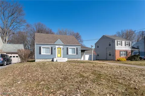 Exterior - 266 Forest Park Dr, Boardman, OH 44512 photo 5 of 11