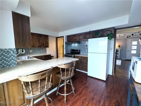 Kitchen - 2166 E 290th St, Wickliffe, OH 44092 photo 4 of 5