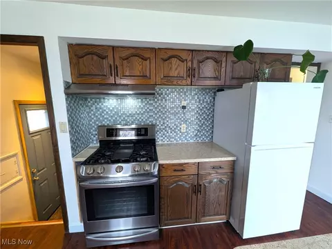 Kitchen - 2166 E 290th St, Wickliffe, OH 44092 photo 5 of 5