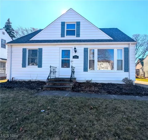 Exterior - 2166 E 290th St, Wickliffe, OH 44092 photo 5 of 5