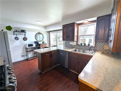 Kitchen - 2166 E 290th St, Wickliffe, OH 44092 photo 1 of 5