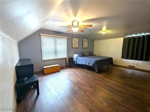 Bedroom - 2166 E 290th St, Wickliffe, OH 44092 photo 3 of 3