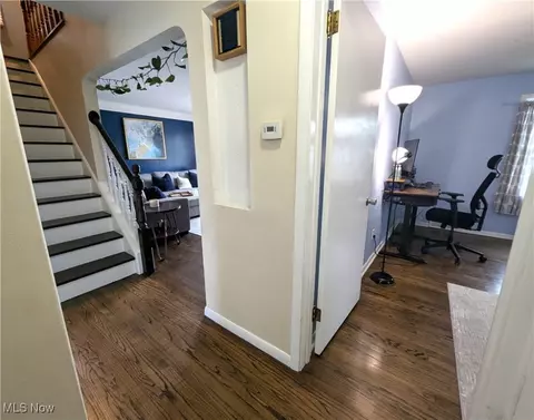 Entry Way - 2166 E 290th St, Wickliffe, OH 44092 photo 1 of 2