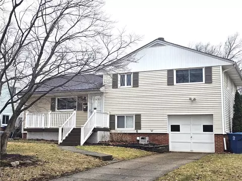 5930 Calamie Dr, Parma Heights, OH 44130