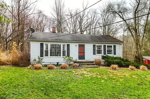 17877 Geauga Lake Rd, Chagrin Falls, OH 44023