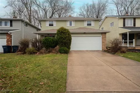 2181 Halcyon Rd, Beachwood, OH 44122