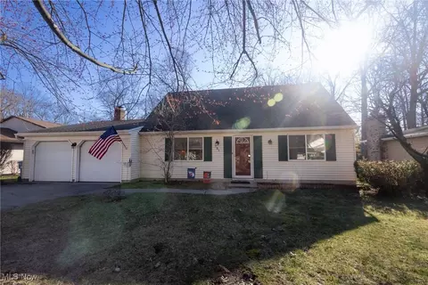 701 Arlington Dr, Vermilion, OH 44089