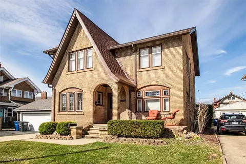 17704 Fries Ave, Lakewood, OH 44107