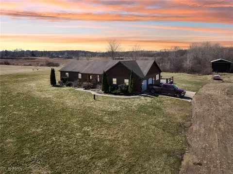 1525 Old Kyle Rd, Dorset, OH 44032