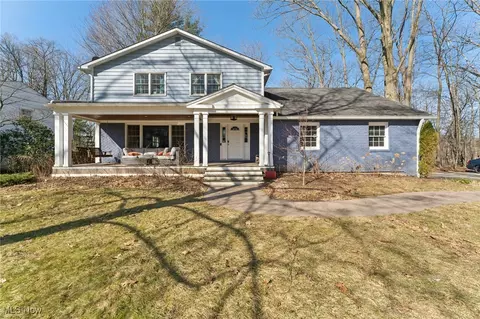 264 Monticello Dr, Chagrin Falls, OH 44022