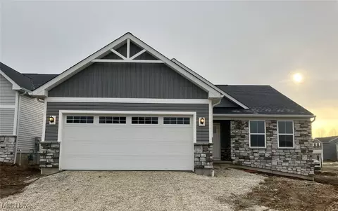 1081 Bookman Ave, Akron, OH 44312