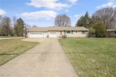 1582 Hickory Ln, Wooster, OH 44691