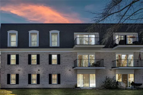 1851 King James #308, Westlake, OH 44145
