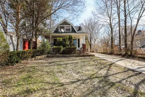4275 W 17th St, Cleveland, OH 44109