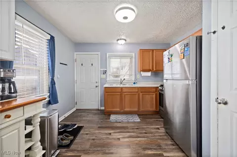 42081 Adelbert St, Elyria, OH 44035 photo 3