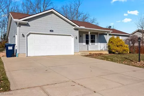 280 Horseshoe Dr, Lagrange, OH 44050 photo 2