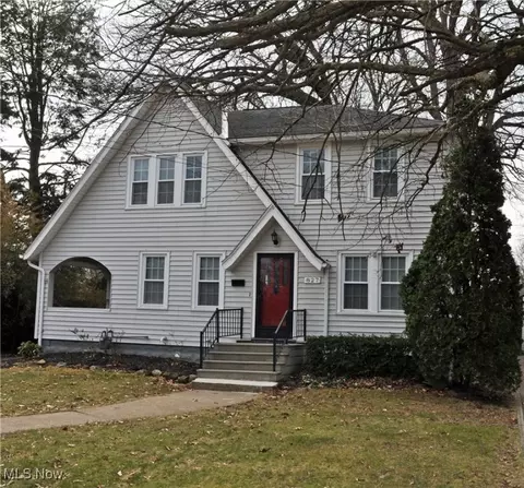 827 W 29th St, Lorain, OH 44052