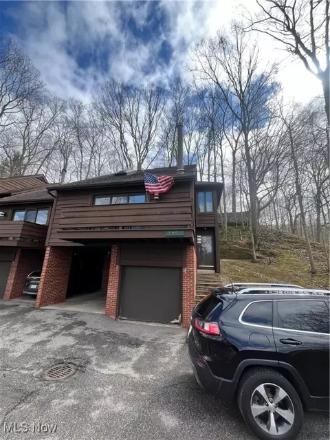 295 Solon Rd #D, Chagrin Falls, OH 44022