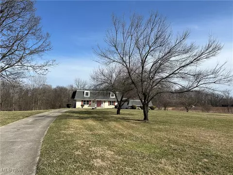 424 N Ridge Rd, Willard, OH 44890 photo 5