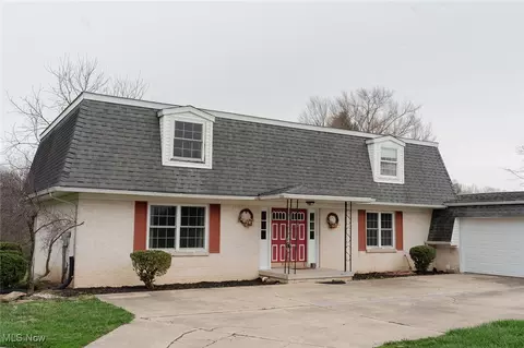 424 N Ridge Rd, Willard, OH 44890 photo 2